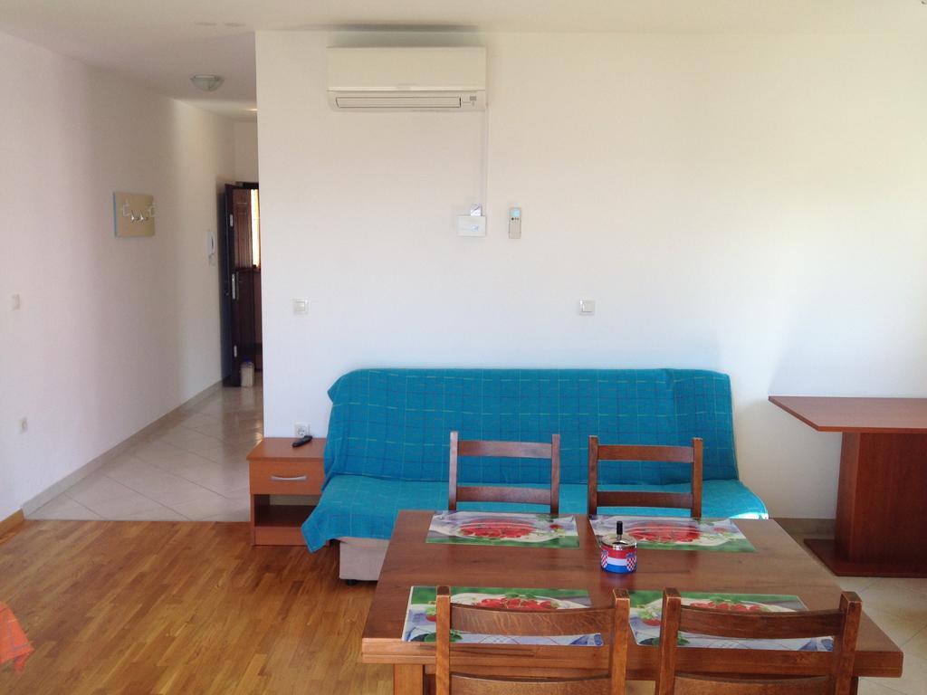 Gala Apartments Омиш Номер фото