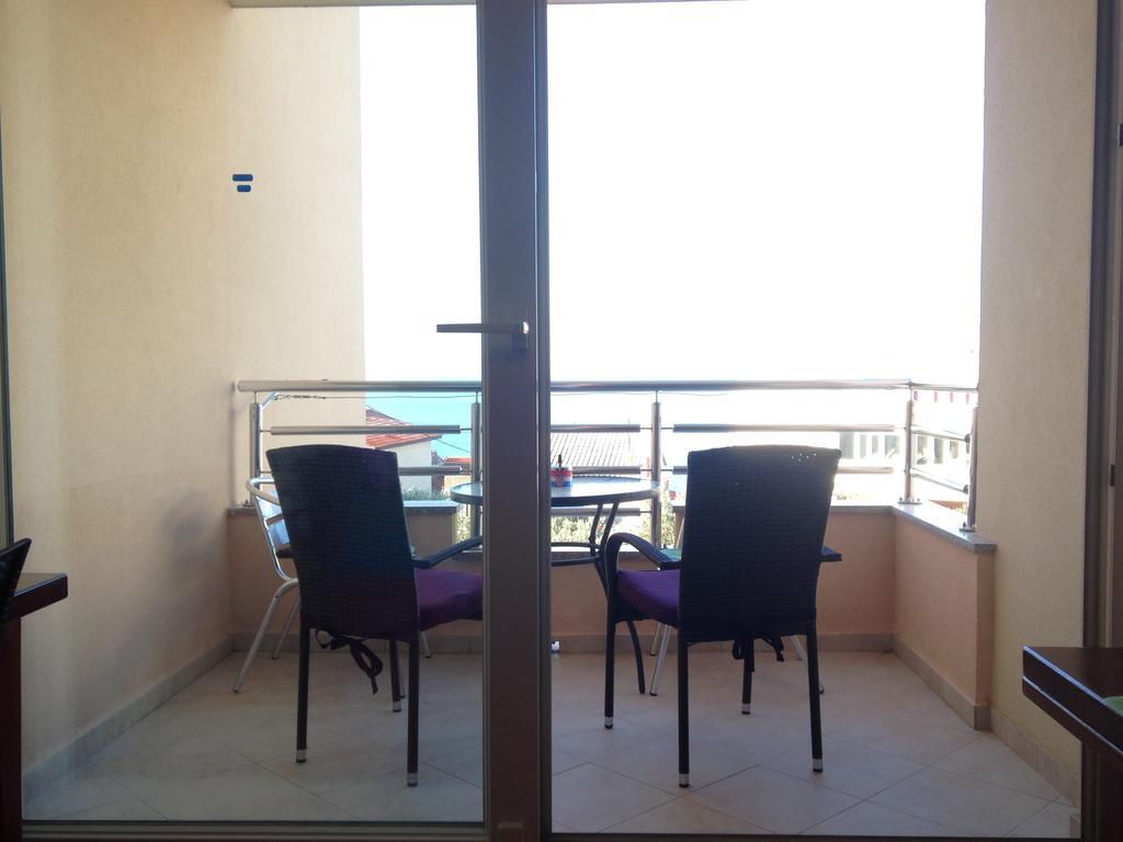 Gala Apartments Омиш Экстерьер фото