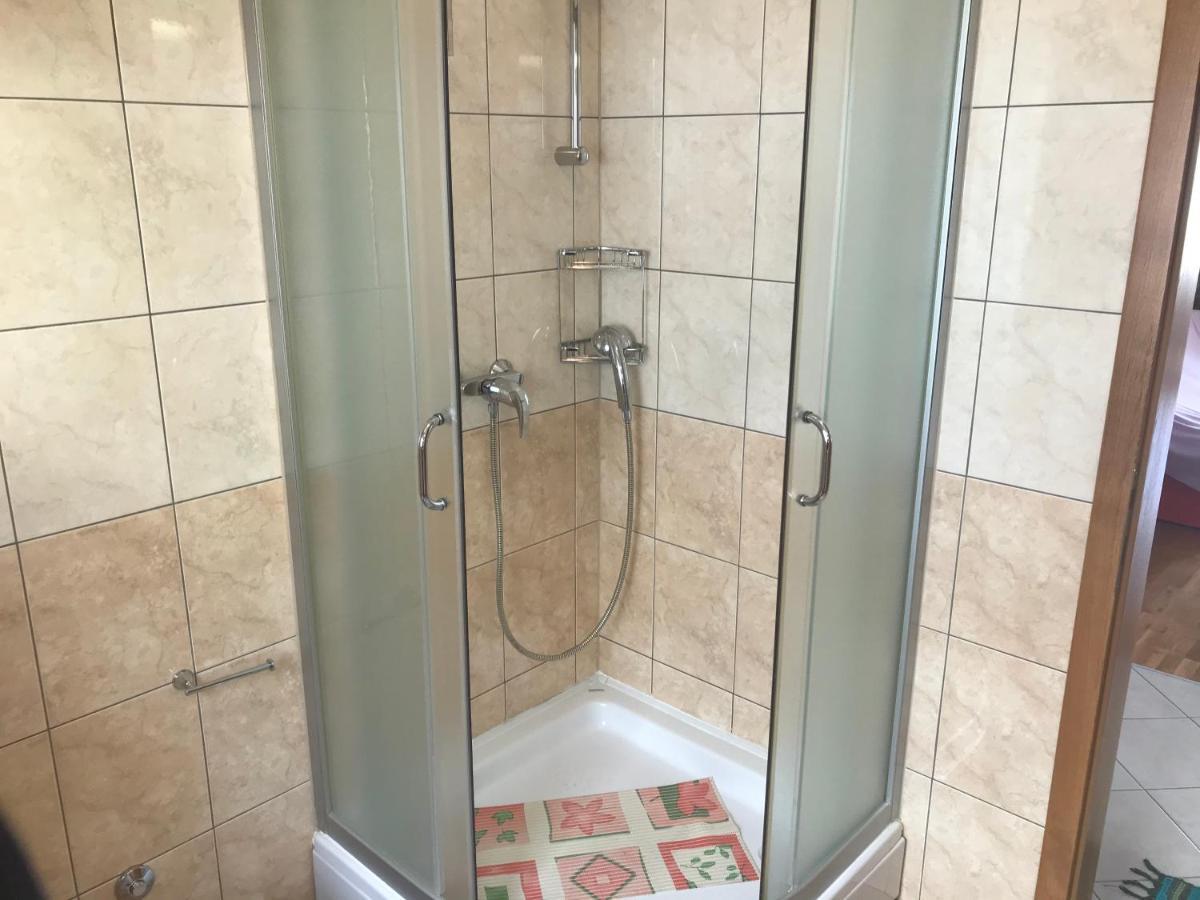 Gala Apartments Омиш Экстерьер фото
