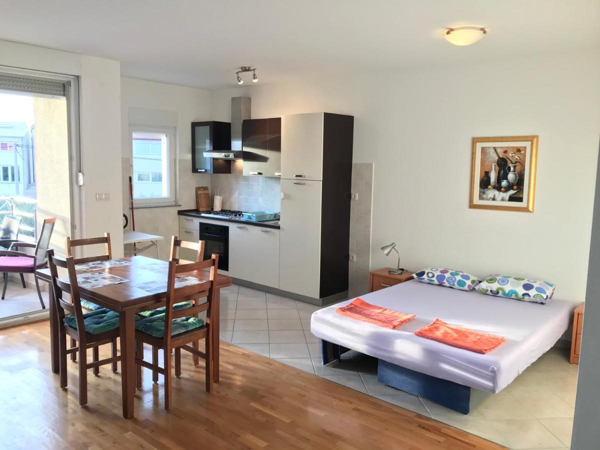 Gala Apartments Омиш Экстерьер фото