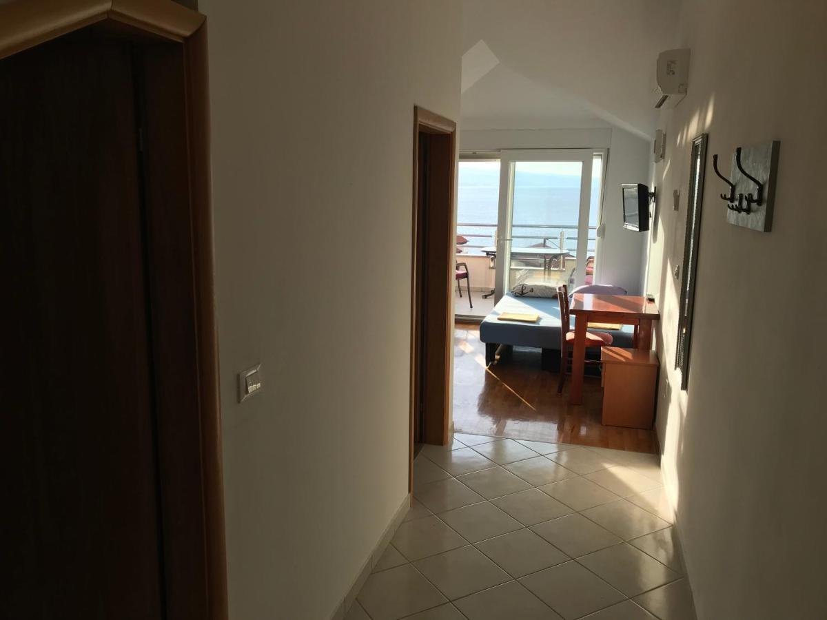 Gala Apartments Омиш Экстерьер фото