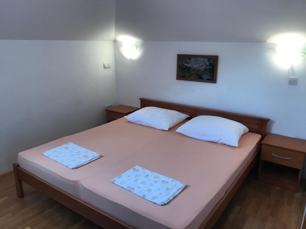Gala Apartments Омиш Экстерьер фото