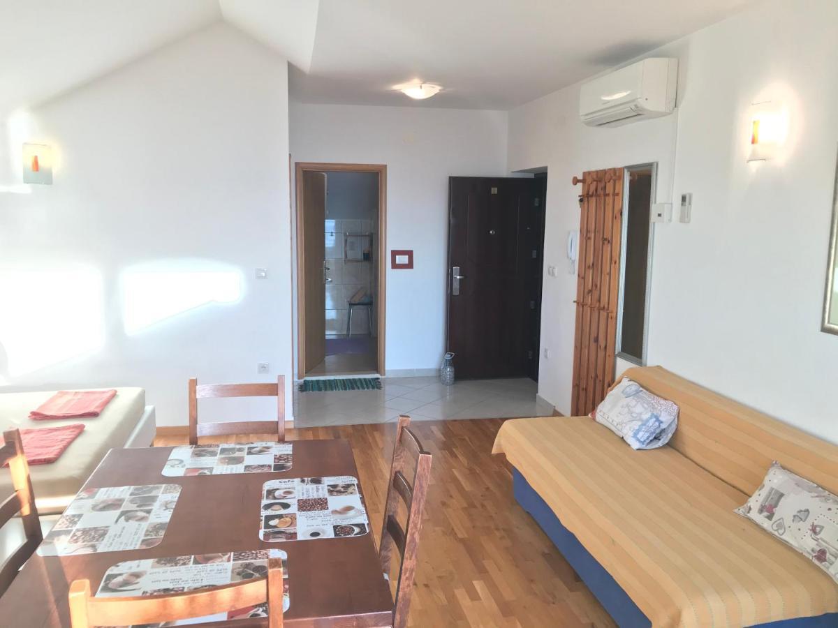 Gala Apartments Омиш Экстерьер фото