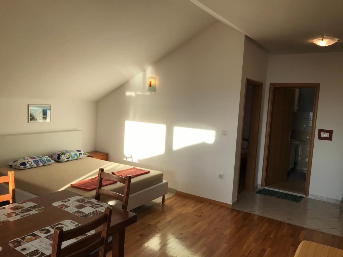 Gala Apartments Омиш Экстерьер фото