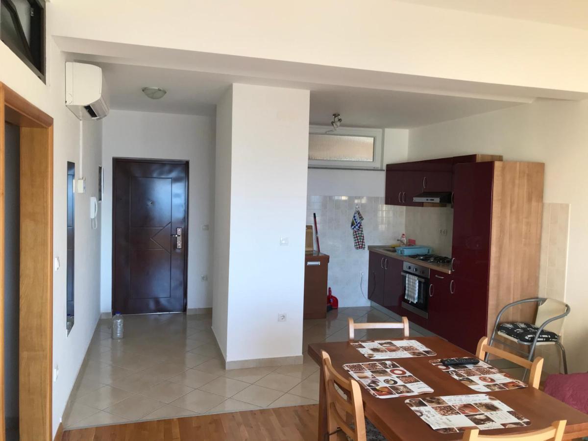 Gala Apartments Омиш Экстерьер фото